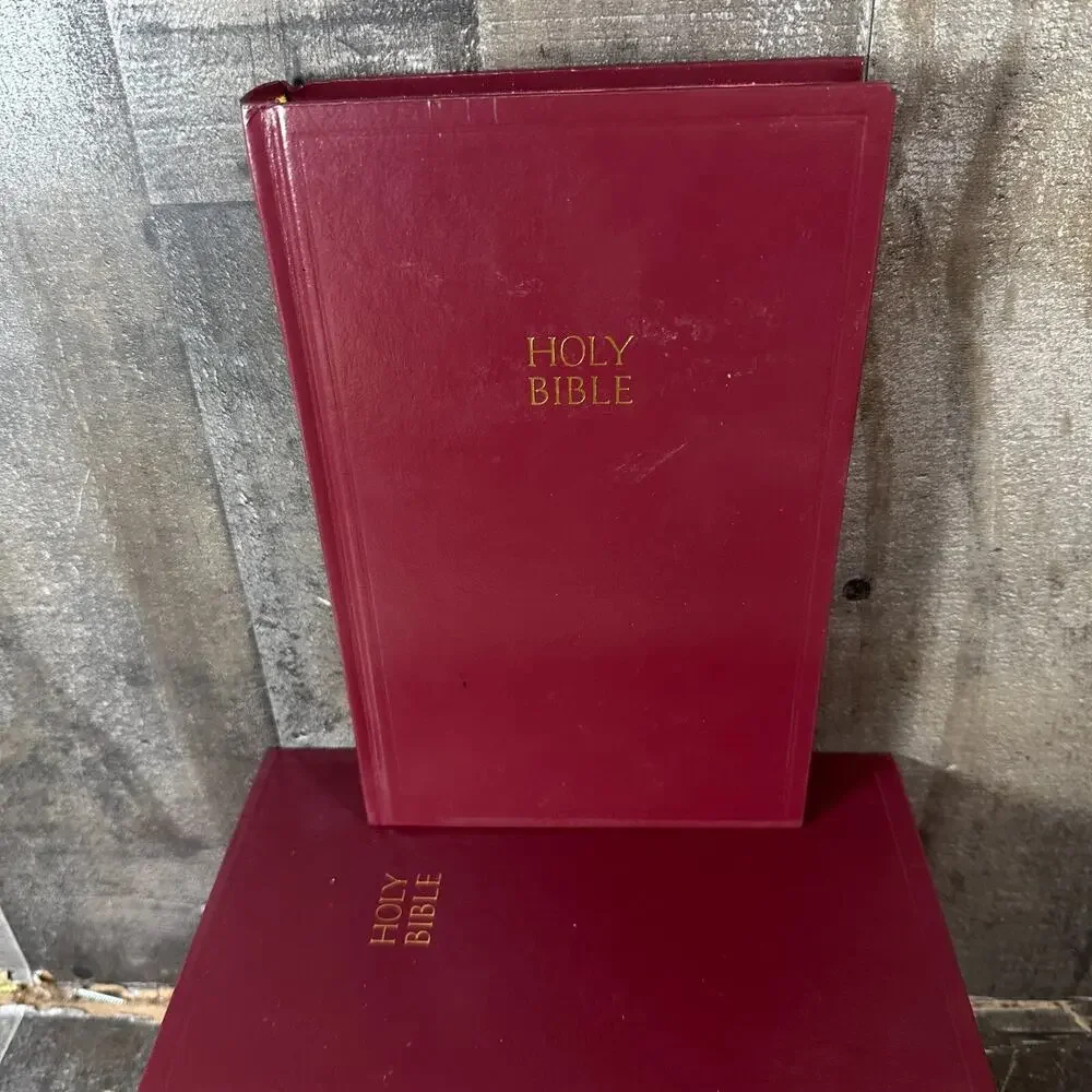 Thomas Nelson NKJV Bible 1982 Red Letter‎ Burgundy Cover Lot of 5